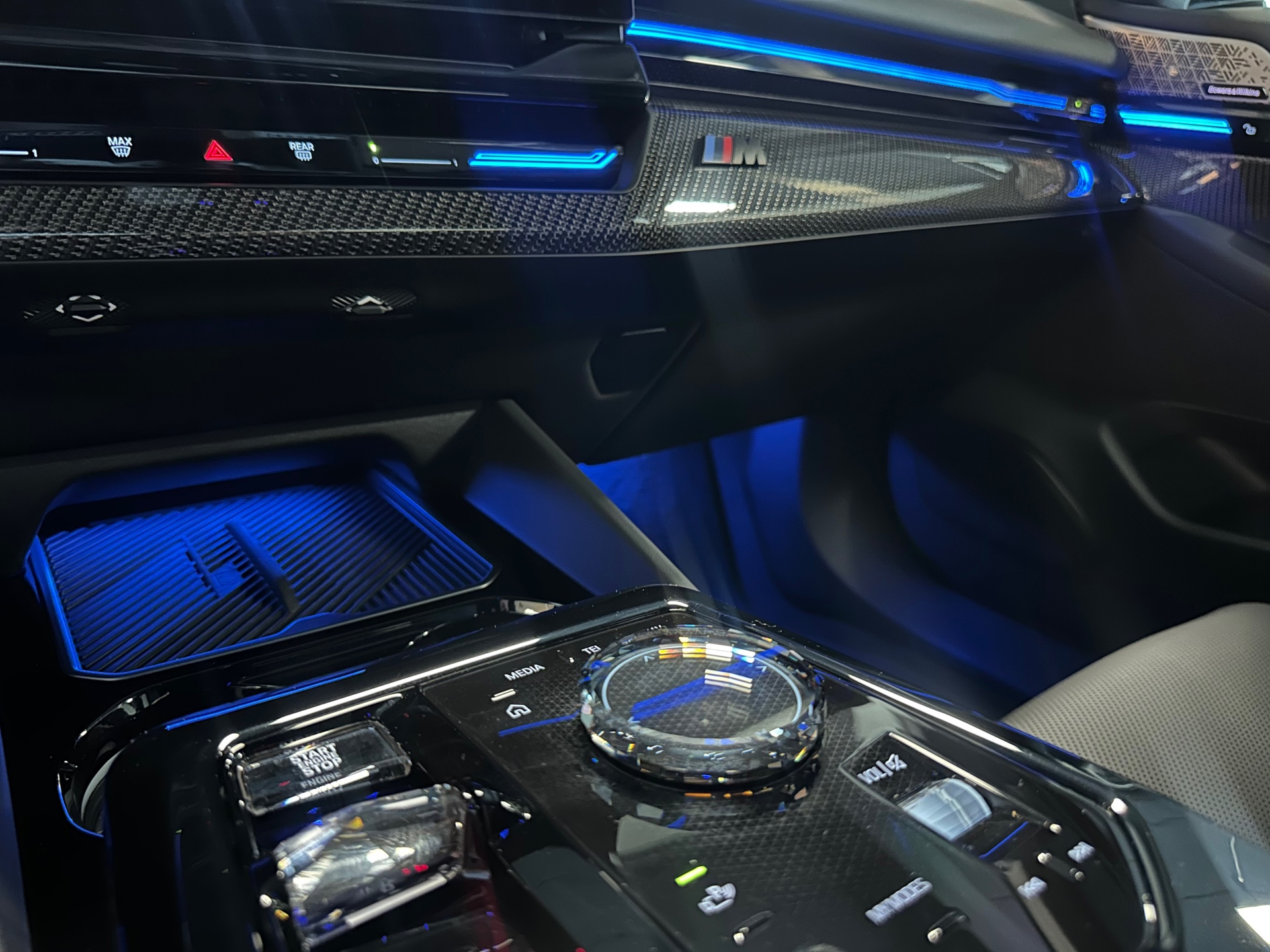 45810181-25.jpg